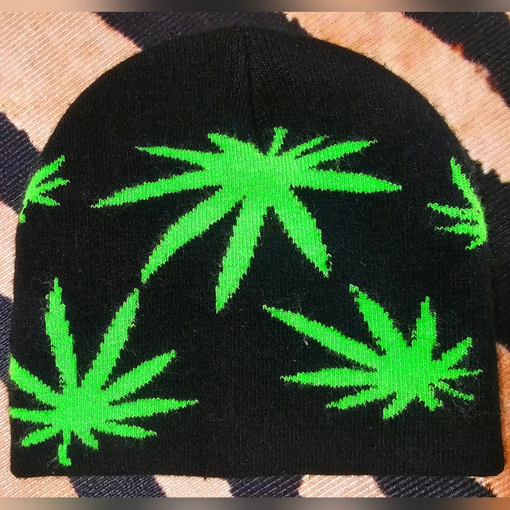 Pot leaf beanie